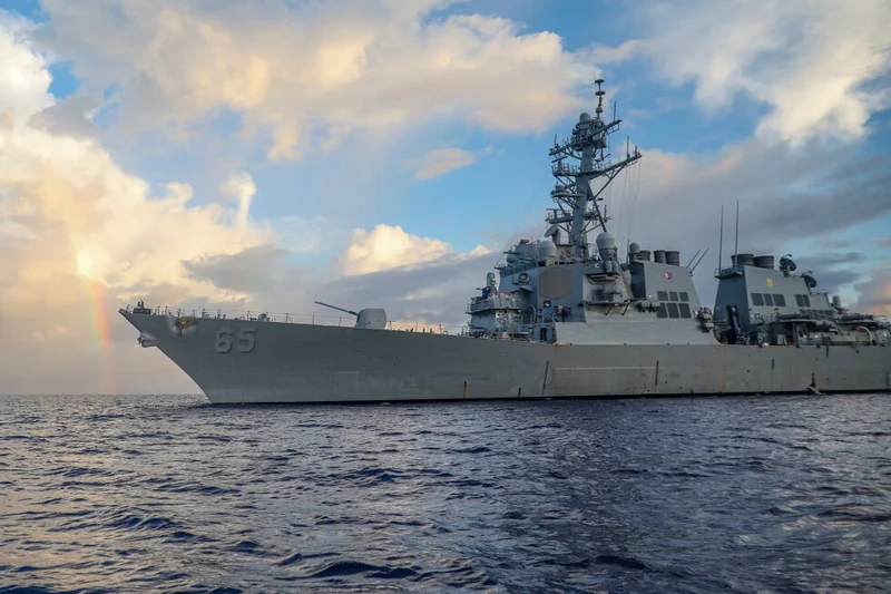 US Navy destroyer with 300 sailors aboard broke down for four days in the Pacific