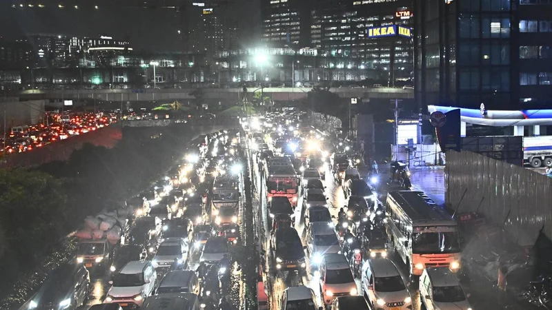Cyberabad Police advise staggered early office departures on August 3 amid heavy rain forecast