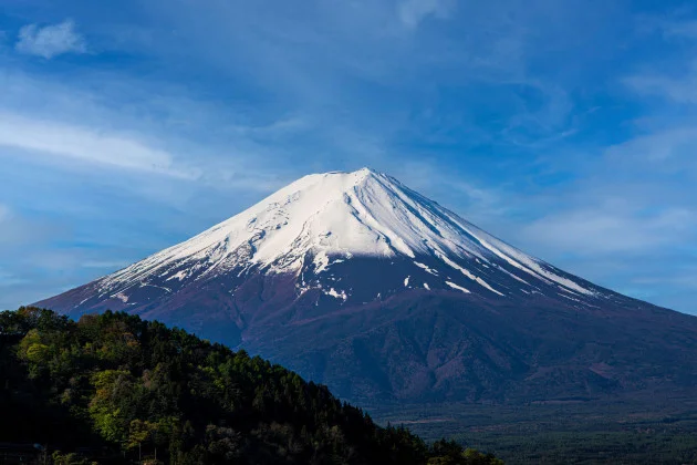 Father leaves seven-year-old son behind for hours to continue climbing Mount Fuji