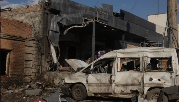 Russian strike destroys Nova Poshta branch in Kramatorsk, killing one and injuring four