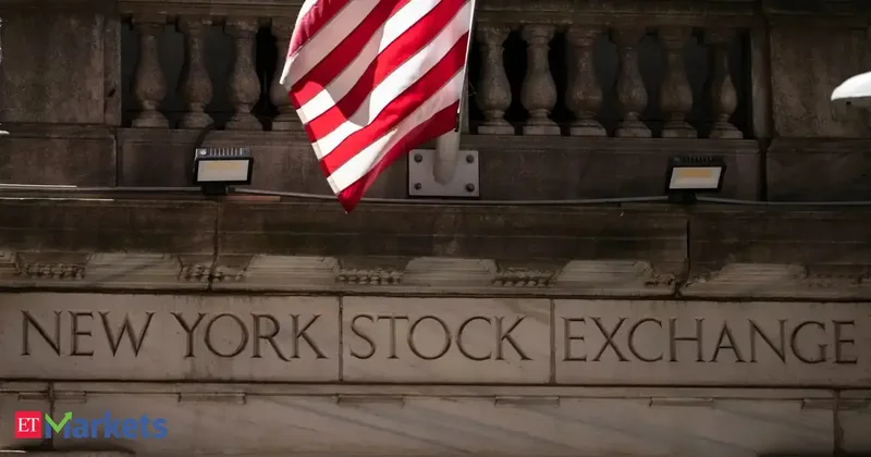 US stocks: Tech selloff weighs down Wall Street as bond yields climb