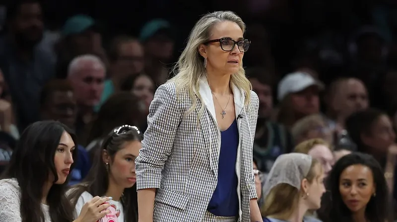 Aces coach Becky Hammon benches 3 starters in what looks like WNBA scheduling protest in national TV game