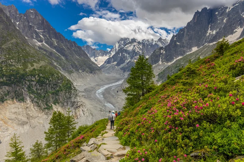 Popular Mont Blanc hiking trail could require reservations from 2027