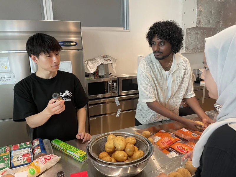 This children’s cafeteria in Shikoku serves up free meals and global perspectives