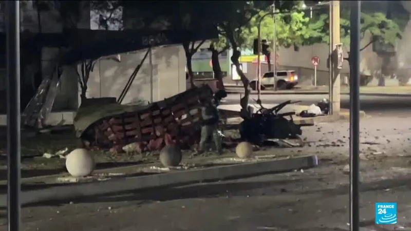 Colombia police station bombed wounding 14 people