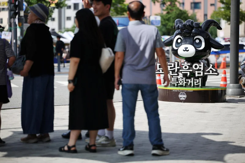 In S. Korea, some savour last season of legal dog meat