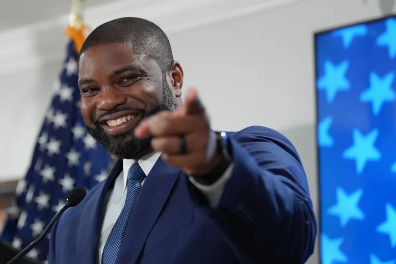 Florida holds primaries for governor and Congress, testing Trump’s grip on adopted state