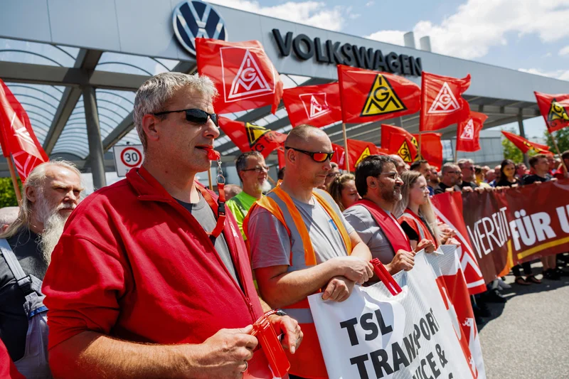 Volkswagen controlling families call for faster overhaul to fend off Chinese rivals