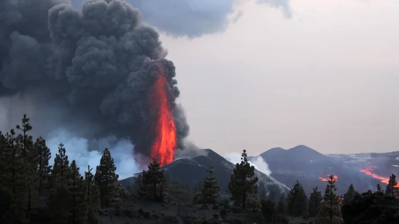 Superheated magma may power towering lava fountains