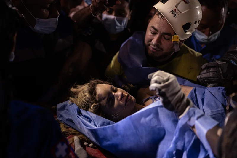 Colombia in the 72 hours after the earthquake: uneven rescue deployment and slow to accept international aid