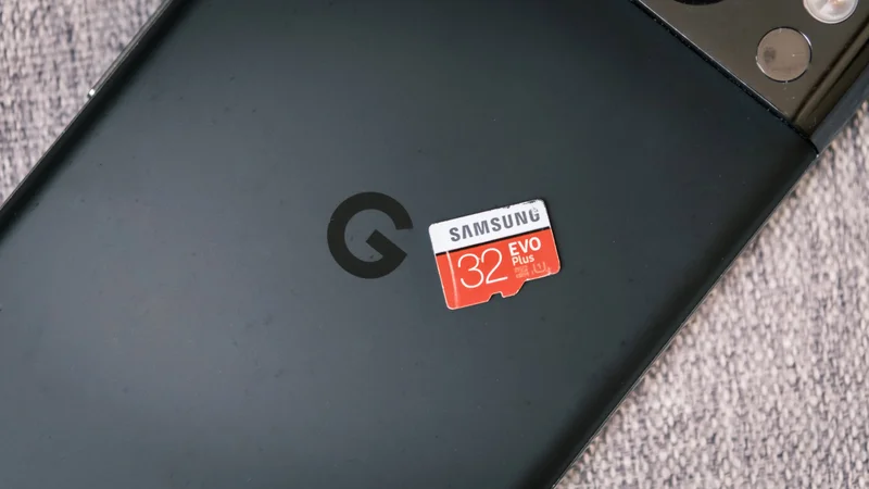 Poll reveals just how popular this dying Android phone feature really is