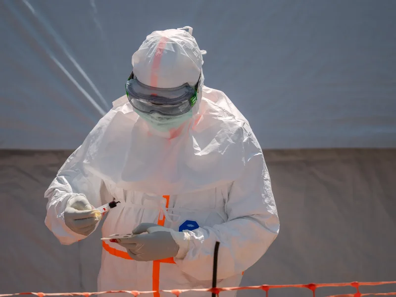 DR Congo Ebola outbreak kills more than 1,700 as WHO accelerates trials