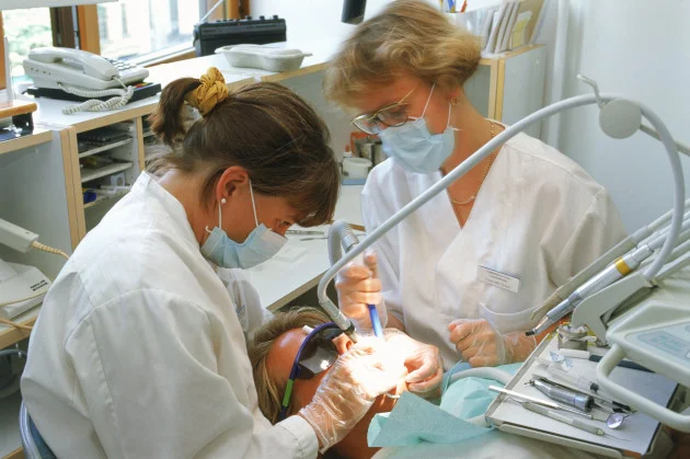 Dentists to be legally required to complete ongoing training under new plans