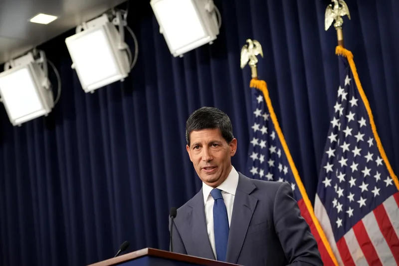 Treasury rushes into bond market as Fed minutes show many governors want to hike rates, not cut