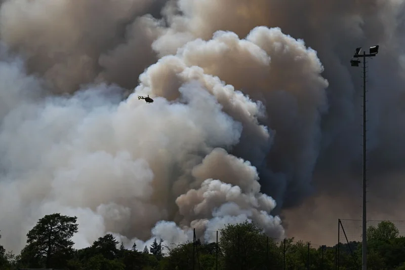 French wildfire created a monster cloud, unleashing lightning that ignited more fires