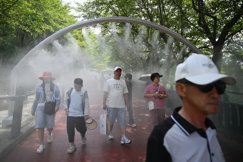 At least 21 dead as Seoul nears its hottest day on record