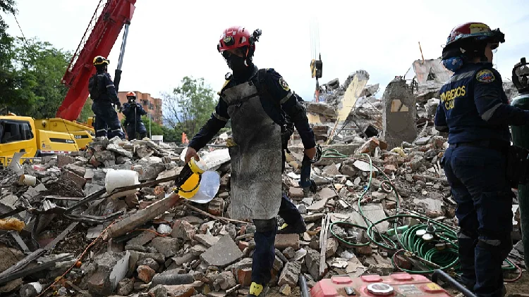 Colombia quake search continues, aid effort expands