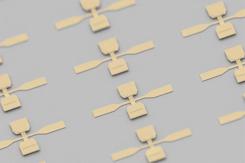 Turning molecules into reliable electronic devices
