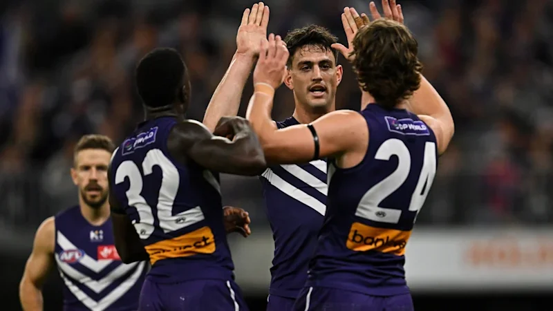 AFL LIVE: Fremantle Dockers, Adelaide Crows test out finals form in round 23 clash