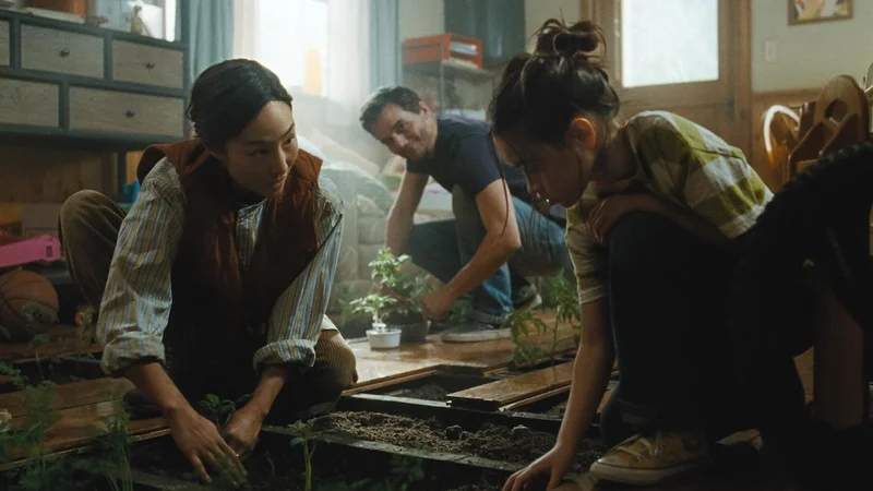 ‘The Last House’ movie review: Wagner Moura and Greta Lee are housebound by incuriosity