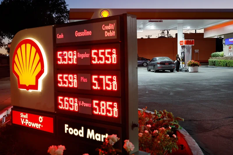 Trump administration to extend Jones Act waiver to lower gas prices