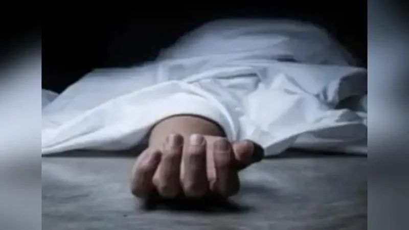 UP mother killed by train while trying to save son threatening suicide over liquor money