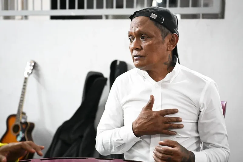 ‘I didn’t want him to hurt the kids,’ says 56-year-old who stopped knife-wielding man in Clementi
