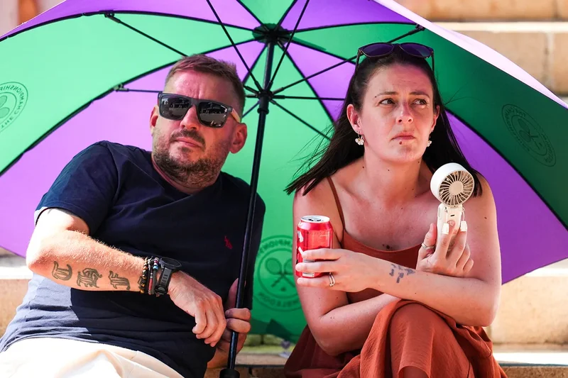 UK warned of 36C heatwave as rare extreme heat alerts considered