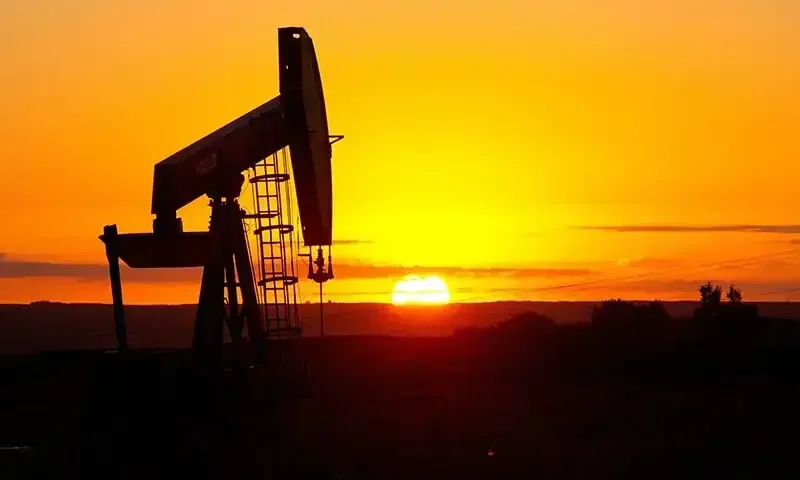 Oil tumbles as Trump cancels attack on Iran to reach deal aimed at reopening Hormuz
